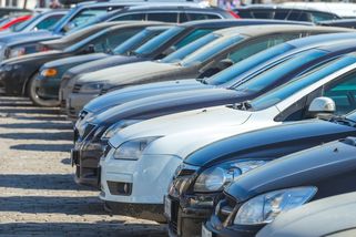 Investoři bazaru čekají na 440 milionů. Firmy mezitím odešly do Maďarska - Seznam Zprávy